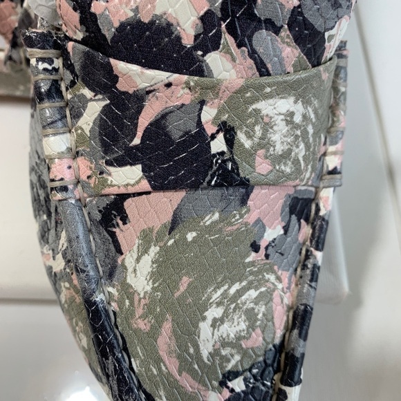 Isaac Mizrahi Live! Floral printed moccasins 8.5 - Picture 3 of 4